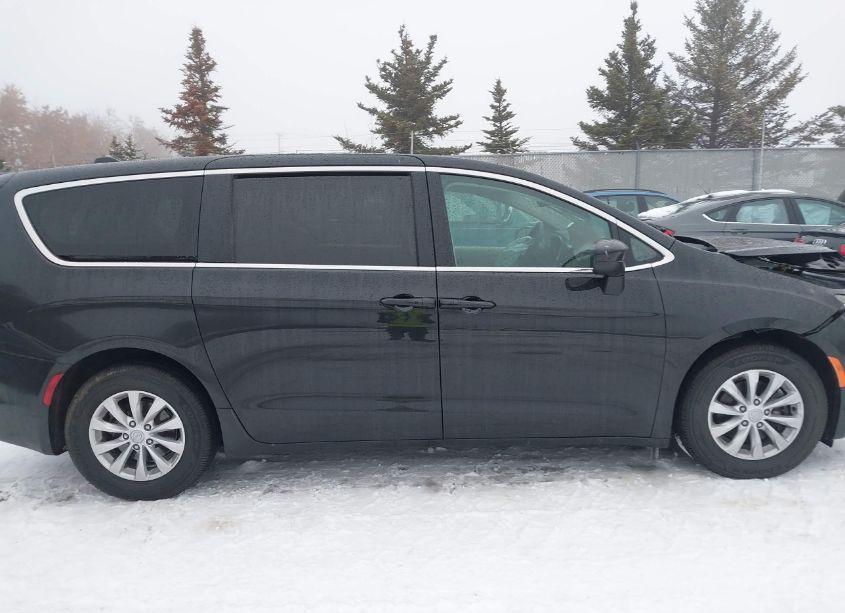 Photo 13 of 2017 Chrysler Pacifica TOURING (VIN 2C4RC1DG1HR730013)