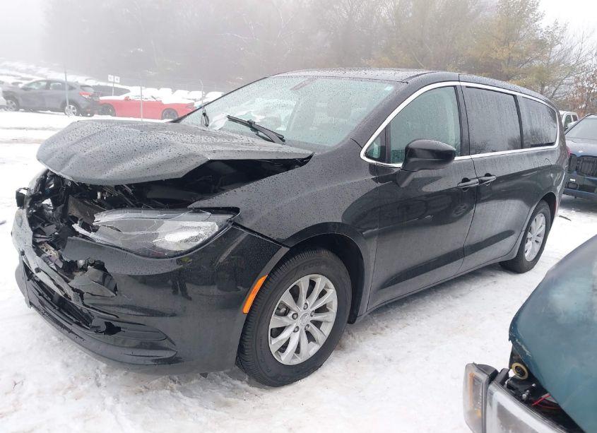 Photo 2 of 2017 Chrysler Pacifica TOURING (VIN 2C4RC1DG1HR730013)