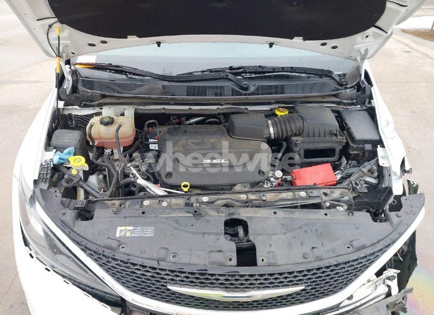 Photo 10 of 2017 Chrysler Pacifica TOURING (VIN 2C4RC1DG1HR840463)