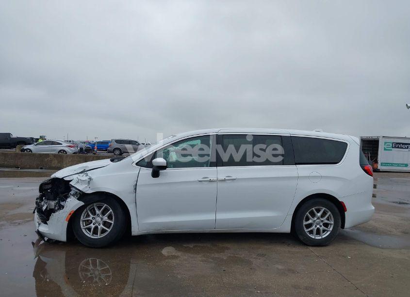 Photo 14 of 2017 Chrysler Pacifica TOURING (VIN 2C4RC1DG1HR840463)