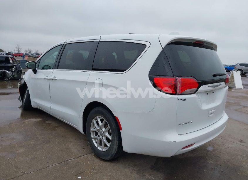Photo 3 of 2017 Chrysler Pacifica TOURING (VIN 2C4RC1DG1HR840463)