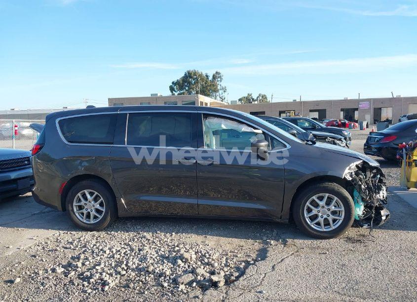Photo 13 of 2019 Chrysler Pacifica TOURING (VIN 2C4RC1DG1KR700792)