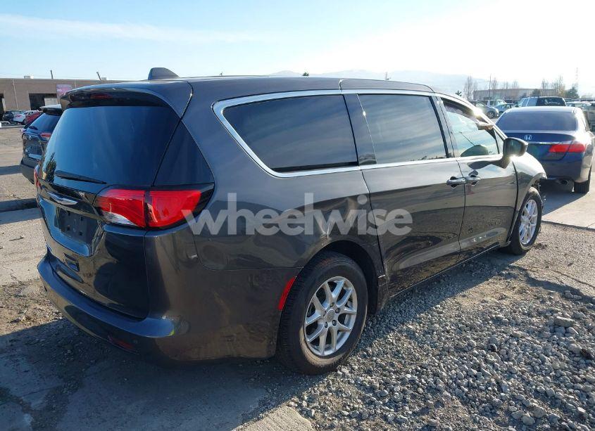 Photo 4 of 2019 Chrysler Pacifica TOURING (VIN 2C4RC1DG1KR700792)