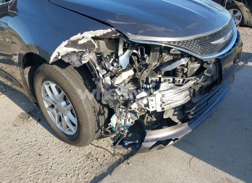 Photo 6 of 2019 Chrysler Pacifica TOURING (VIN 2C4RC1DG1KR700792)