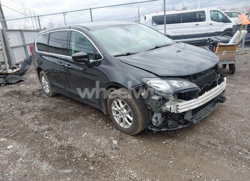 2017 Chrysler Pacifica TOURING (VIN 2C4RC1DG2HR642829) main photo