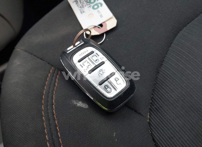 Photo 11 of 2017 Chrysler Pacifica TOURING (VIN 2C4RC1DG2HR642829)