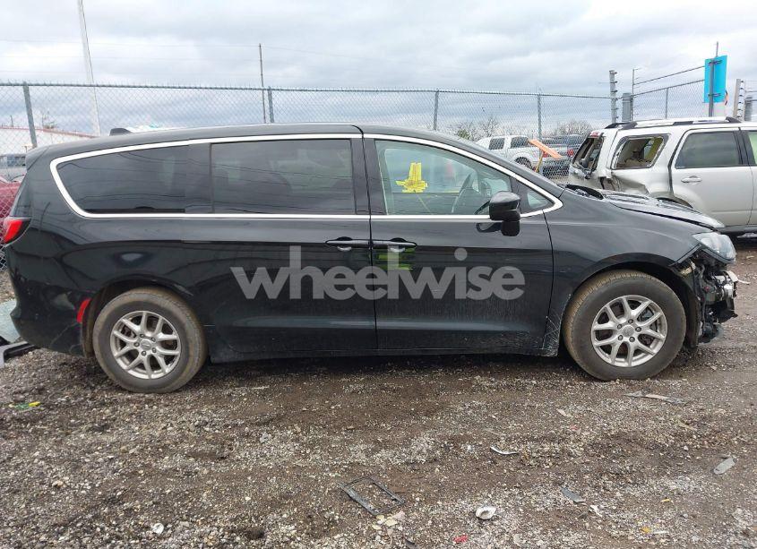 Photo 14 of 2017 Chrysler Pacifica TOURING (VIN 2C4RC1DG2HR642829)