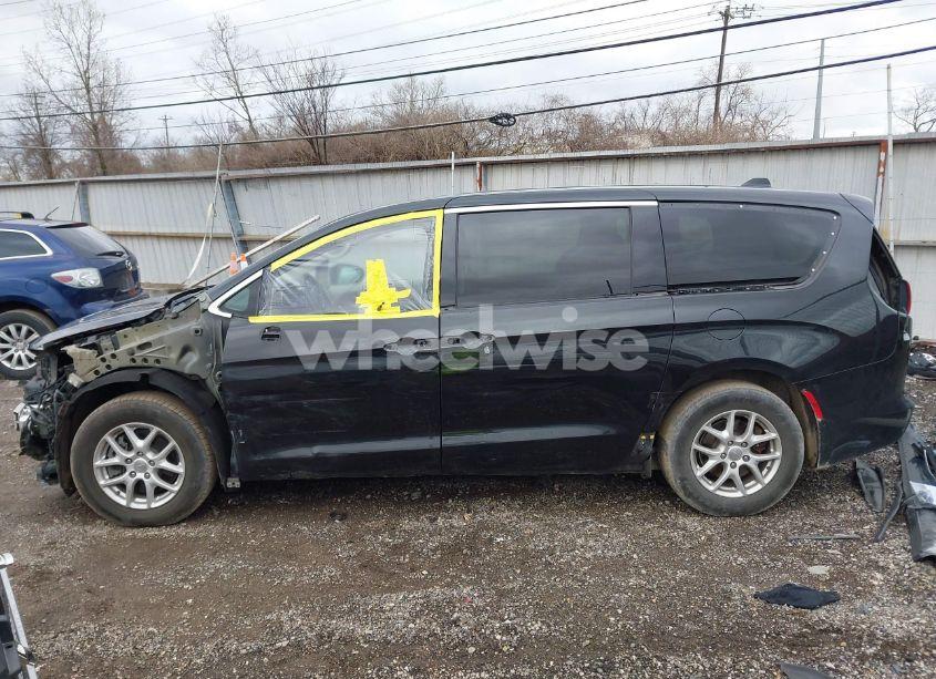 Photo 15 of 2017 Chrysler Pacifica TOURING (VIN 2C4RC1DG2HR642829)