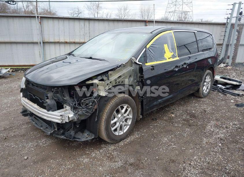 Photo 2 of 2017 Chrysler Pacifica TOURING (VIN 2C4RC1DG2HR642829)