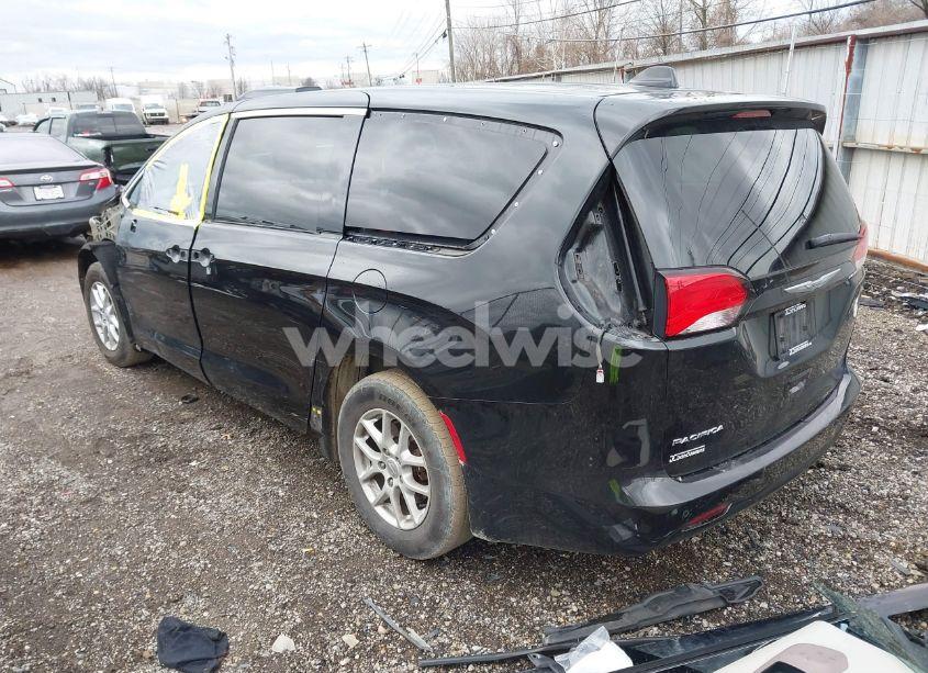 Photo 3 of 2017 Chrysler Pacifica TOURING (VIN 2C4RC1DG2HR642829)