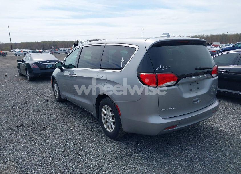 Photo 3 of 2017 Chrysler Pacifica TOURING (VIN 2C4RC1DG2HR708960)