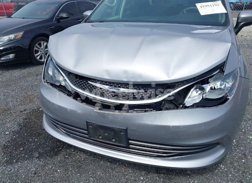 Photo 6 of 2017 Chrysler Pacifica TOURING (VIN 2C4RC1DG2HR708960)