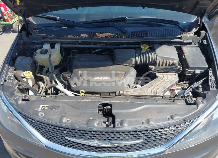 Photo 10 of 2017 Chrysler Pacifica TOURING (VIN 2C4RC1DG2HR722132)