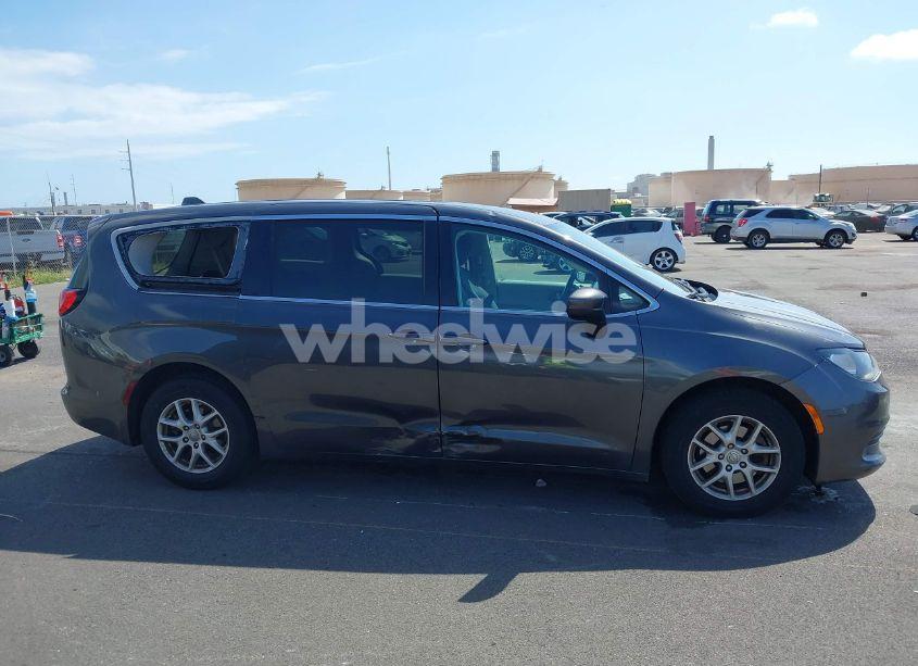 Photo 13 of 2017 Chrysler Pacifica TOURING (VIN 2C4RC1DG2HR722132)