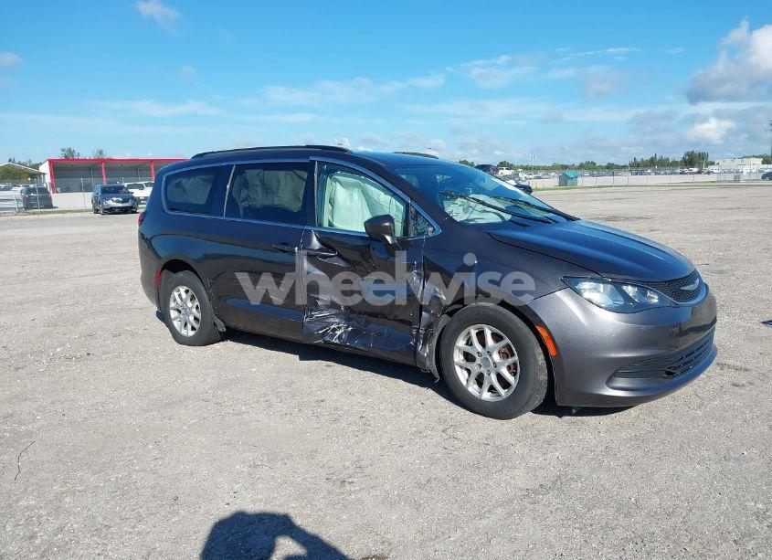 2020 Chrysler Voyager LXI (VIN 2C4RC1DG2LR264696) main photo