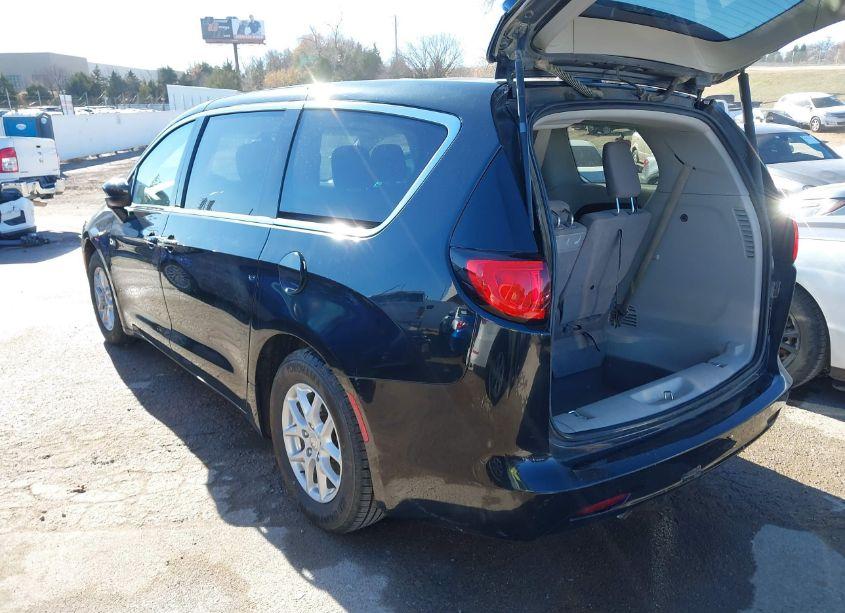 Photo 3 of 2017 Chrysler Pacifica TOURING (VIN 2C4RC1DG3HR502417)