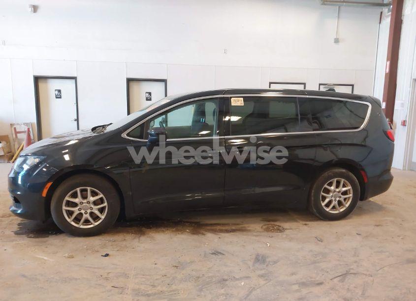 Photo 14 of 2017 Chrysler Pacifica TOURING (VIN 2C4RC1DG3HR571477)