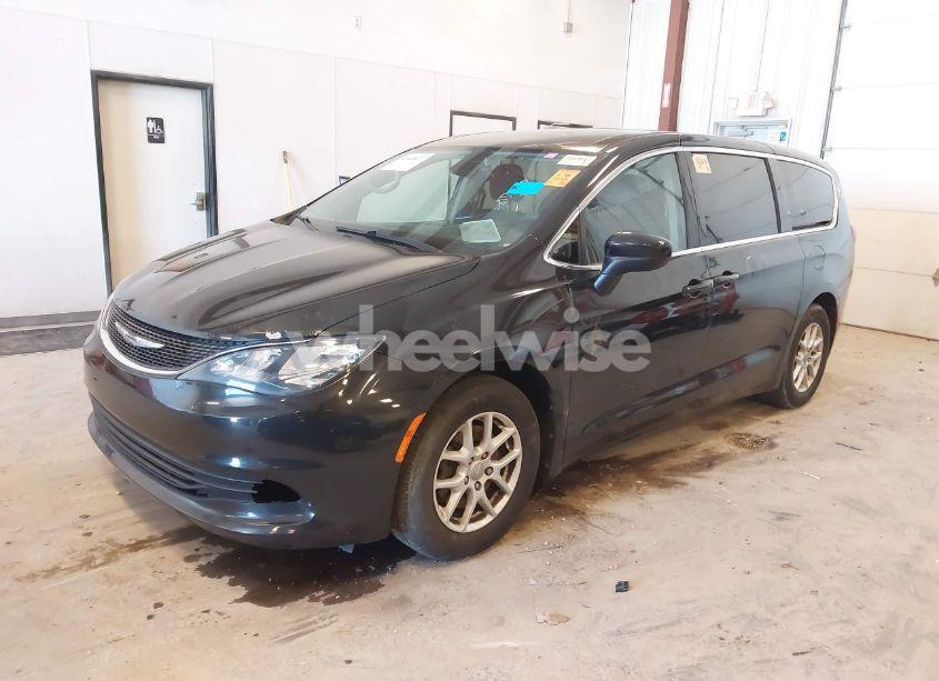 Photo 2 of 2017 Chrysler Pacifica TOURING (VIN 2C4RC1DG3HR571477)
