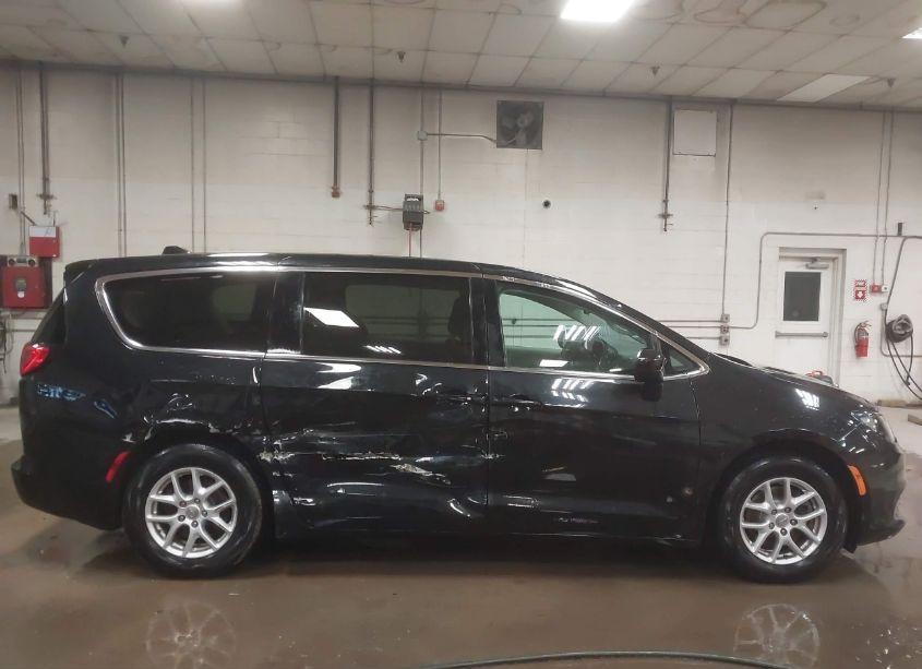 Photo 13 of 2017 Chrysler Pacifica TOURING (VIN 2C4RC1DG3HR593009)