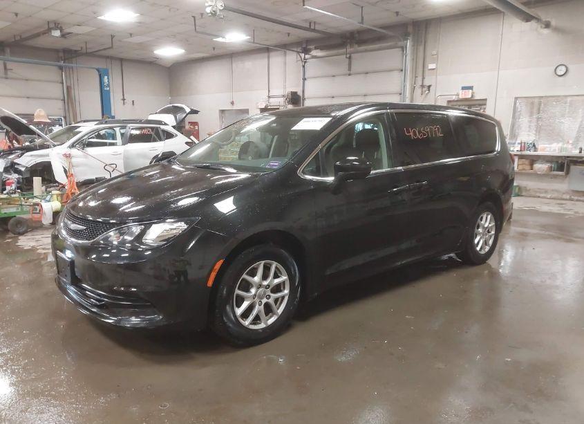 Photo 2 of 2017 Chrysler Pacifica TOURING (VIN 2C4RC1DG3HR593009)