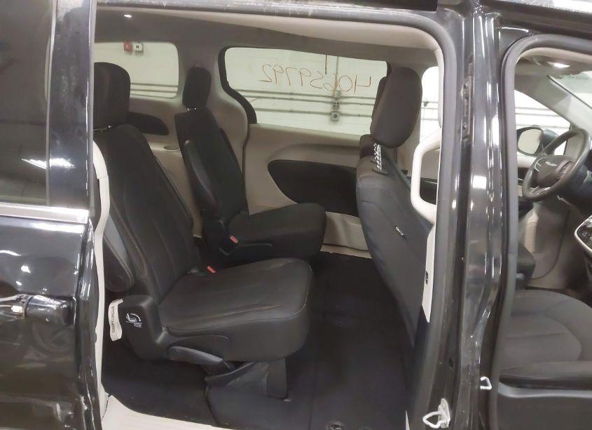 Photo 8 of 2017 Chrysler Pacifica TOURING (VIN 2C4RC1DG3HR593009)