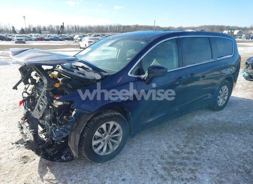 Photo 2 of 2017 Chrysler Pacifica TOURING (VIN 2C4RC1DG4HR610545)