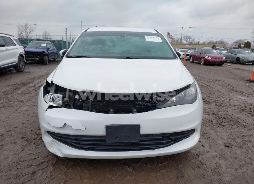 Photo 6 of 2017 Chrysler Pacifica TOURING (VIN 2C4RC1DG4HR723458)