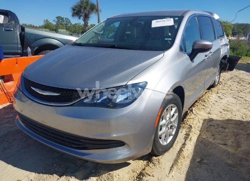 Photo 2 of 2017 Chrysler Pacifica TOURING (VIN 2C4RC1DG5HR516335)