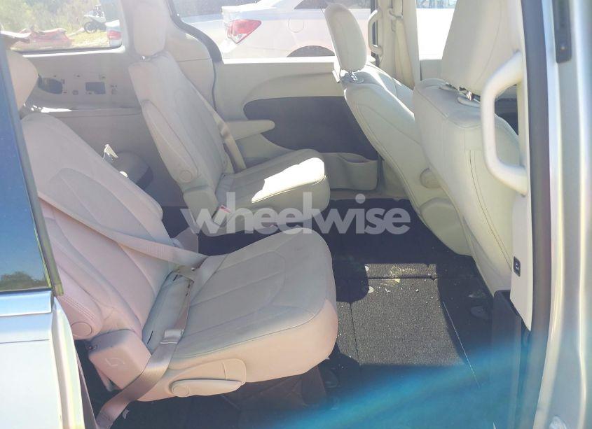 Photo 8 of 2017 Chrysler Pacifica TOURING (VIN 2C4RC1DG5HR516335)