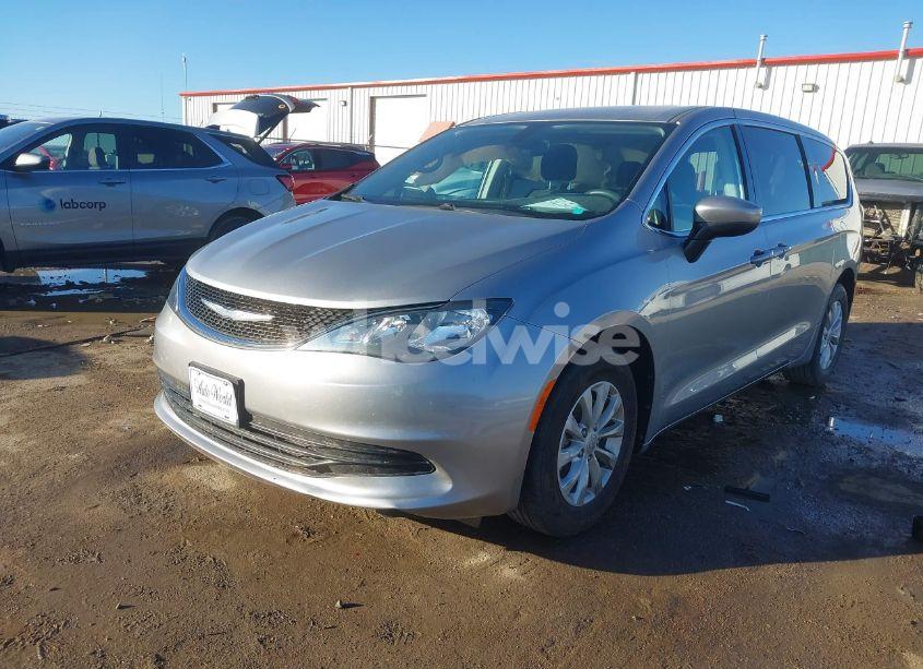 Photo 2 of 2017 Chrysler Pacifica TOURING (VIN 2C4RC1DG5HR593030)