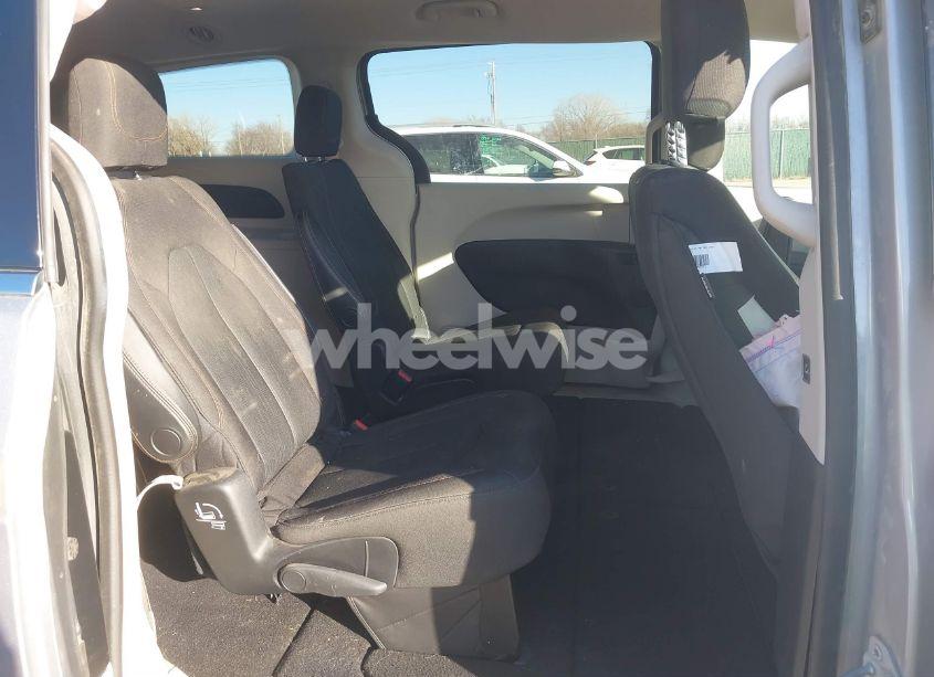 Photo 8 of 2017 Chrysler Pacifica TOURING (VIN 2C4RC1DG5HR593030)