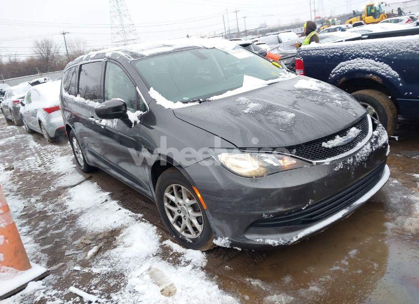 2017 Chrysler Pacifica TOURING (VIN 2C4RC1DG5HR743878) main photo