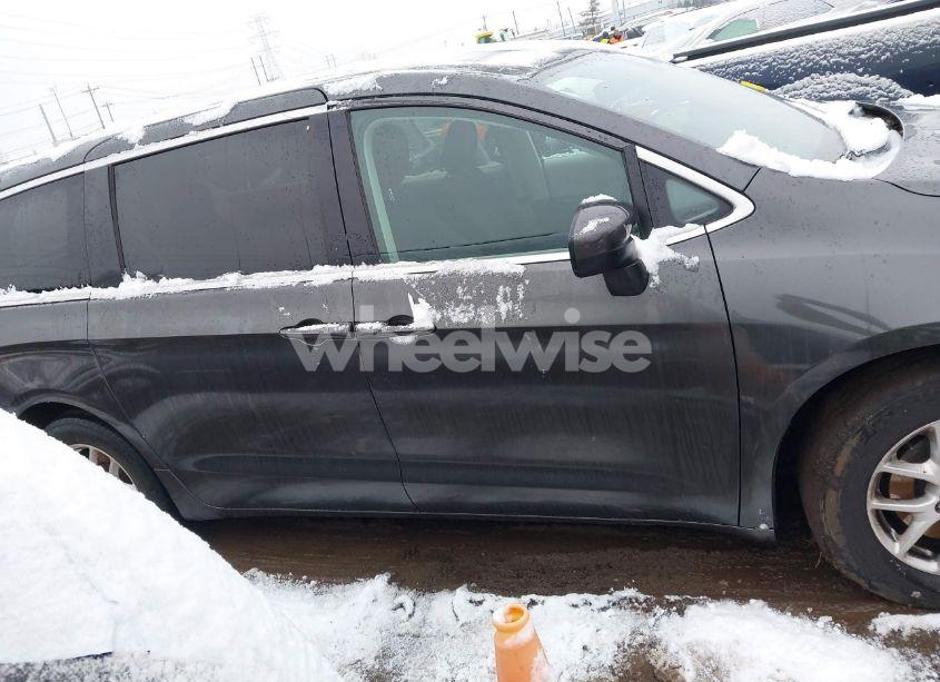 Photo 13 of 2017 Chrysler Pacifica TOURING (VIN 2C4RC1DG5HR743878)