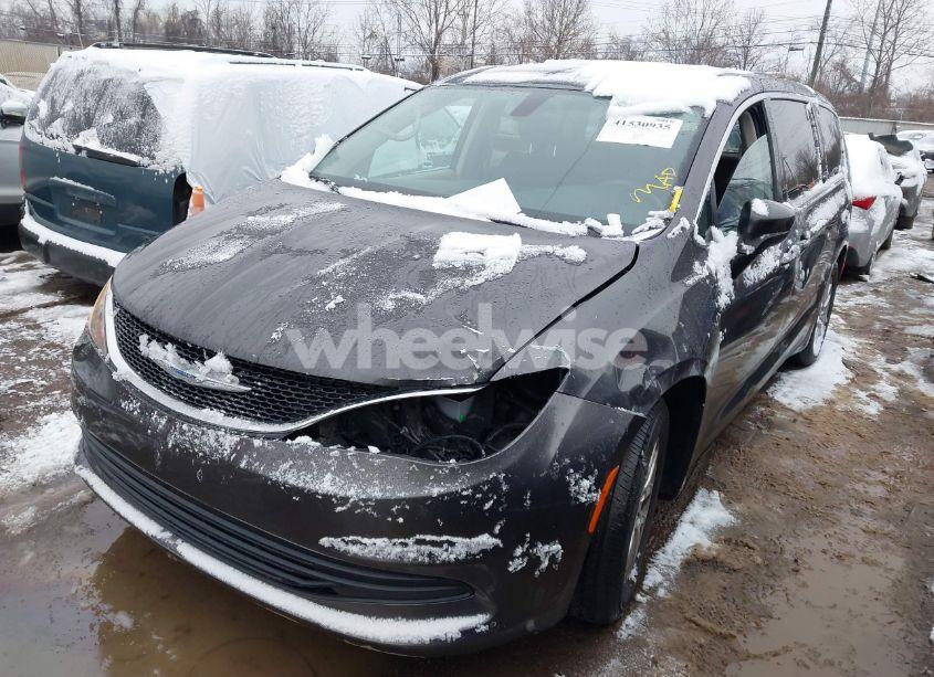 Photo 2 of 2017 Chrysler Pacifica TOURING (VIN 2C4RC1DG5HR743878)