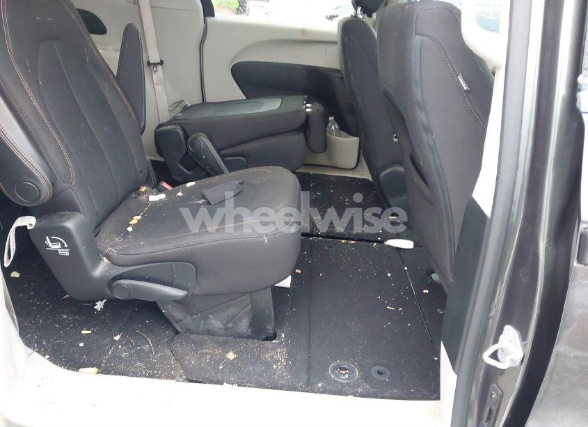 Photo 8 of 2017 Chrysler Pacifica TOURING (VIN 2C4RC1DG5HR743878)