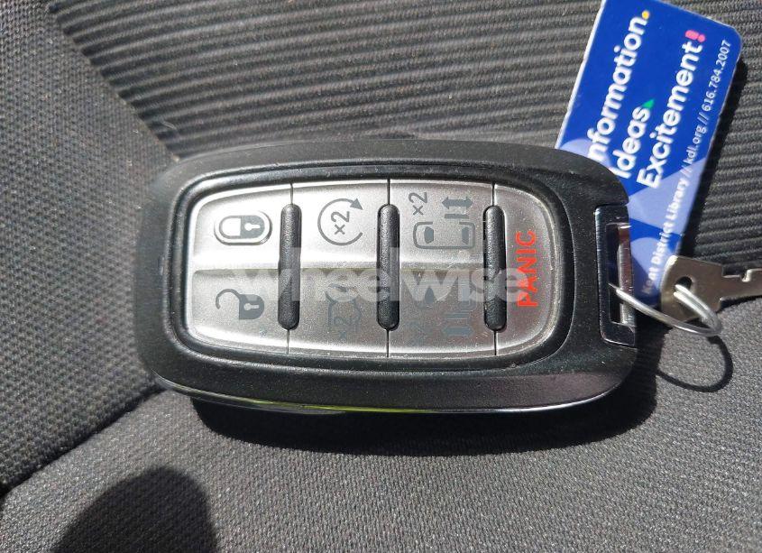 Photo 11 of 2018 Chrysler Pacifica TOURING (VIN 2C4RC1DG5JR129953)