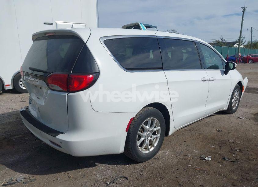 Photo 4 of 2018 Chrysler Pacifica TOURING (VIN 2C4RC1DG5JR129953)