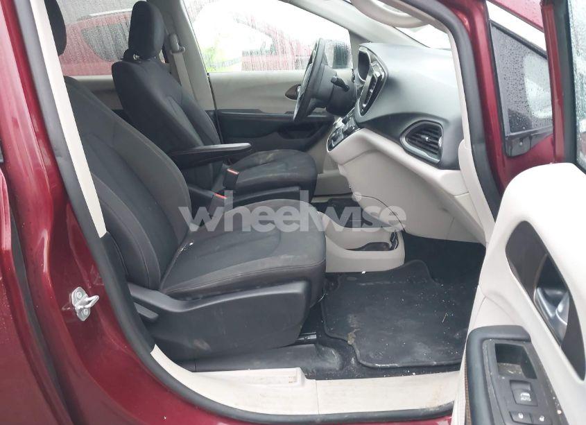 Photo 5 of 2017 Chrysler Pacifica TOURING (VIN 2C4RC1DG6HR551899)