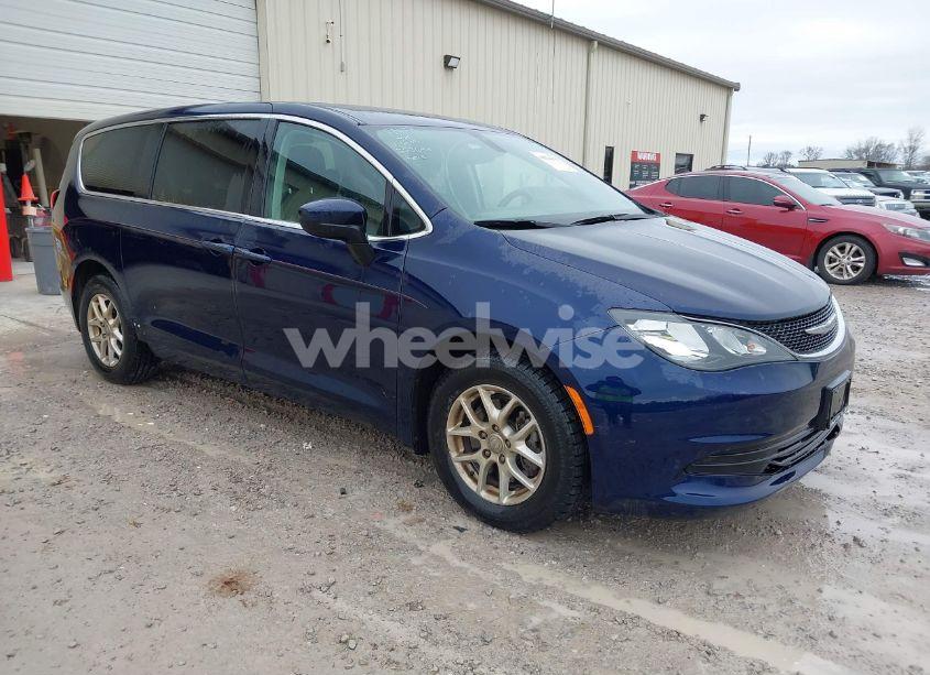 2017 Chrysler Pacifica TOURING (VIN 2C4RC1DG7HR553693) main photo