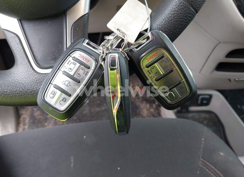 Photo 11 of 2017 Chrysler Pacifica TOURING (VIN 2C4RC1DG7HR553693)