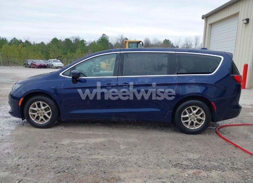 Photo 14 of 2017 Chrysler Pacifica TOURING (VIN 2C4RC1DG7HR553693)