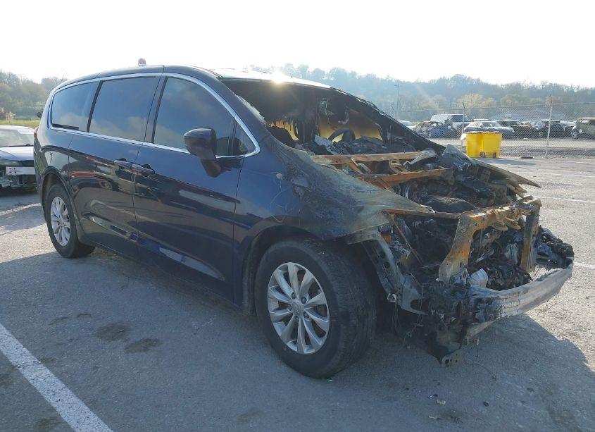 2017 Chrysler Pacifica TOURING (VIN 2C4RC1DG8HR782349) main photo