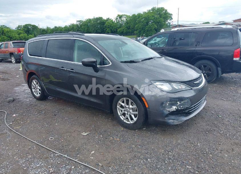 2020 Chrysler Voyager LXI (VIN 2C4RC1DG8LR197537) main photo