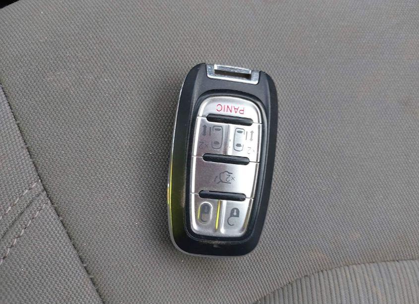 Photo 11 of 2018 Chrysler Pacifica TOURING (VIN 2C4RC1DG9JR310540)