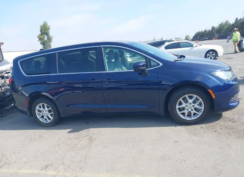 Photo 13 of 2018 Chrysler Pacifica TOURING (VIN 2C4RC1DG9JR310540)