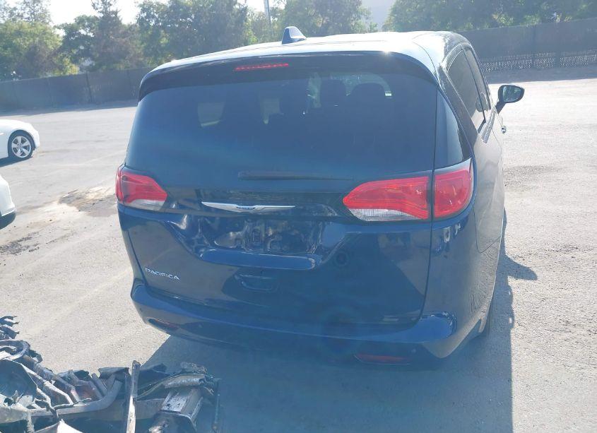 Photo 16 of 2018 Chrysler Pacifica TOURING (VIN 2C4RC1DG9JR310540)