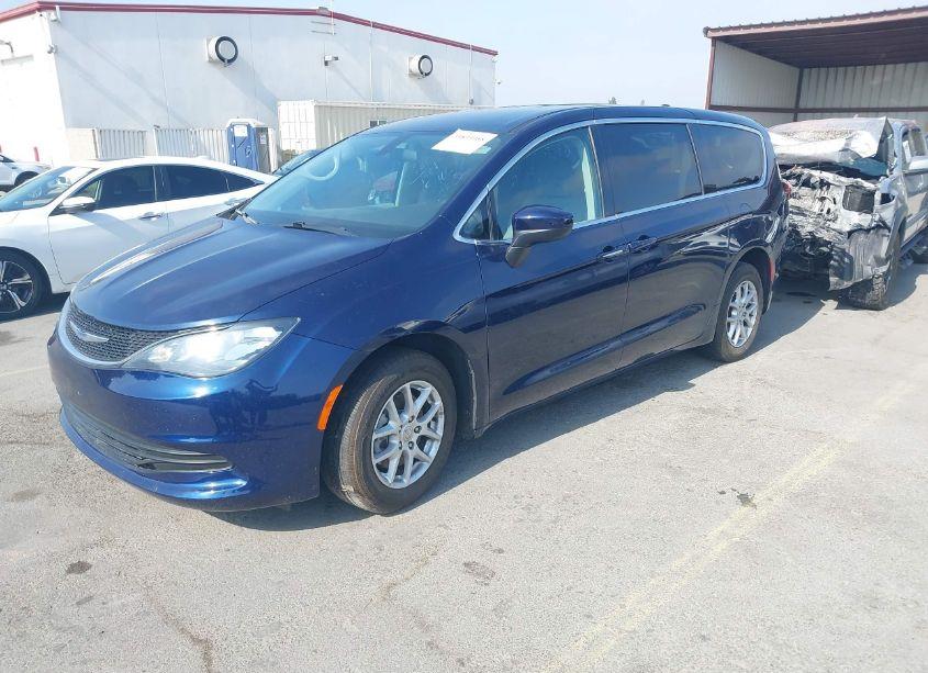 Photo 2 of 2018 Chrysler Pacifica TOURING (VIN 2C4RC1DG9JR310540)