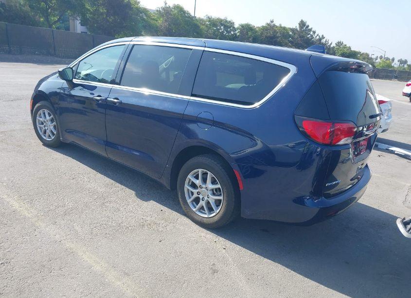 Photo 3 of 2018 Chrysler Pacifica TOURING (VIN 2C4RC1DG9JR310540)