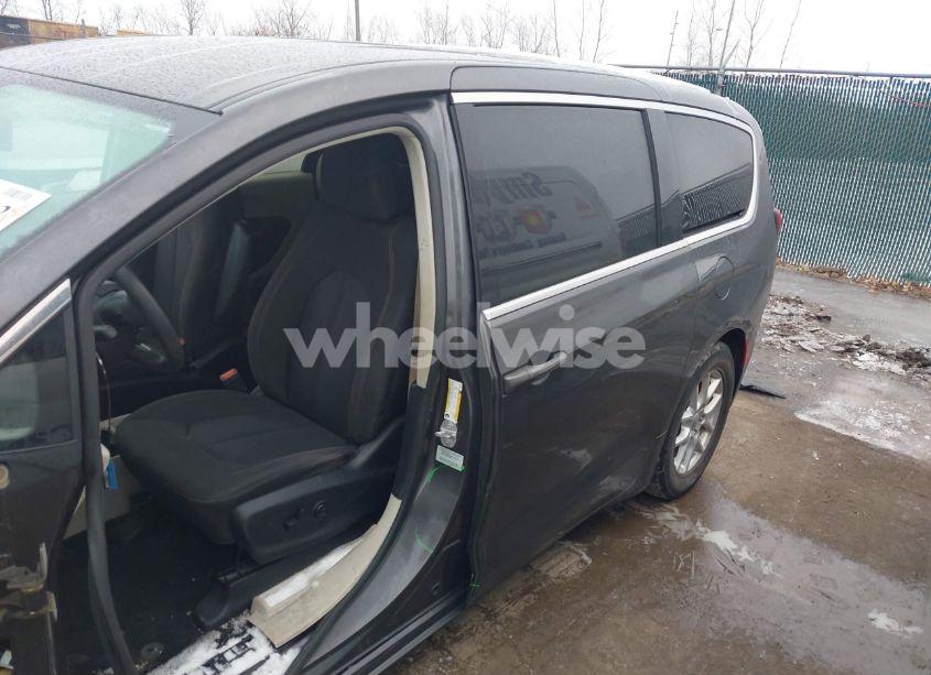 Photo 15 of 2017 Chrysler Pacifica TOURING (VIN 2C4RC1DGXHR502110)