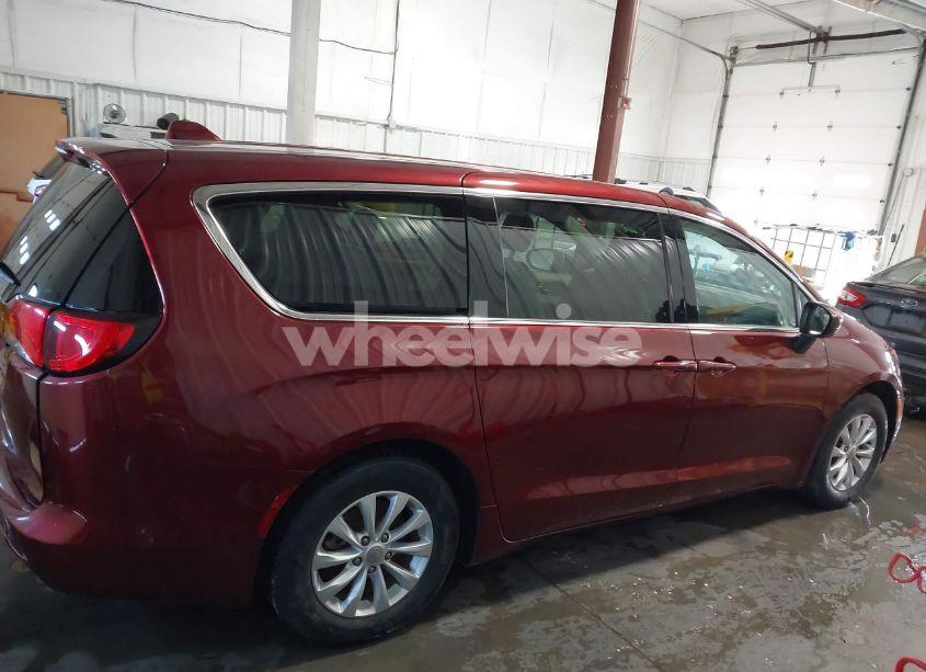 Photo 14 of 2017 Chrysler Pacifica TOURING (VIN 2C4RC1DGXHR510904)